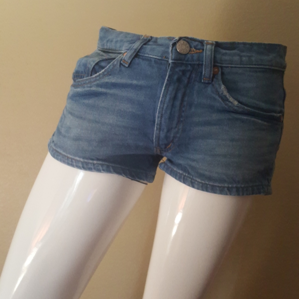 BDG Essential Short Mid Rise